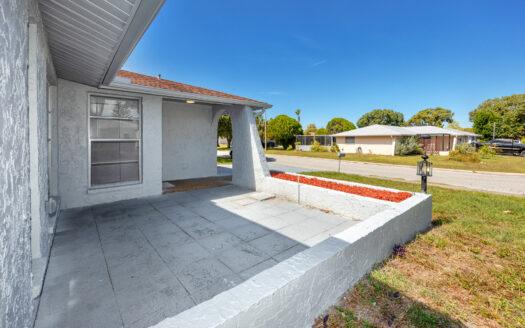 7414 San Carlos Dr, Port Richey, FL 34668